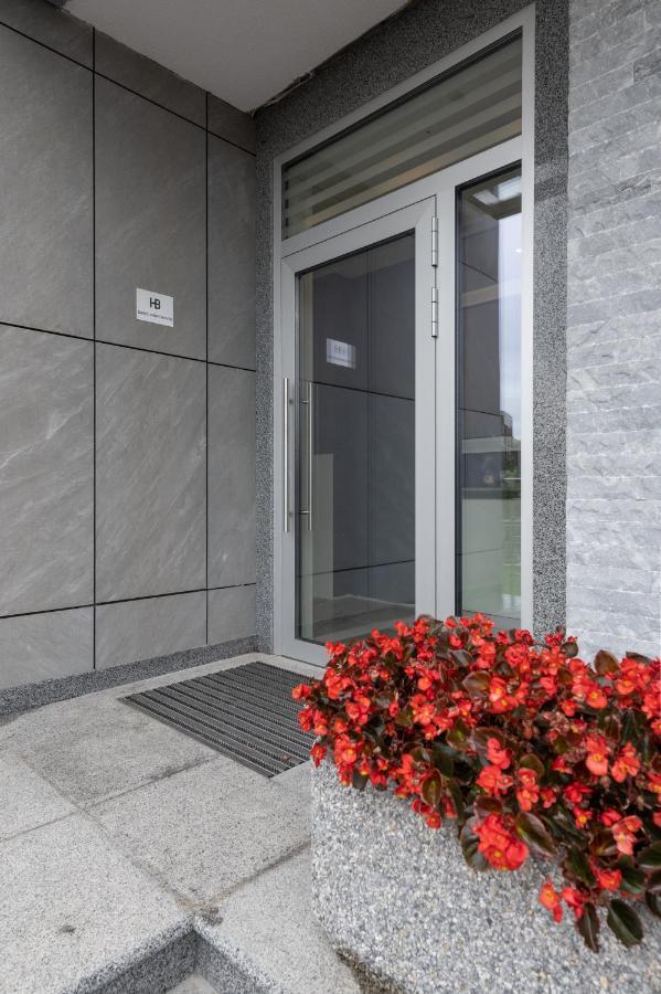 Basis Apartments - Adults Only Kyiv Exterior foto